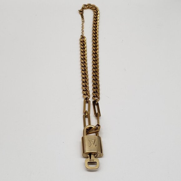 Louis Vuitton Gold Padlock W/ Unbranded Stainless Steel Gold Plated Chain - Picture 5 of 16
